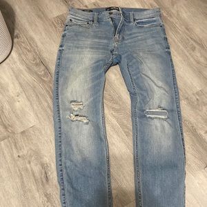 Barely worn super skinny ripped Hollister jeans